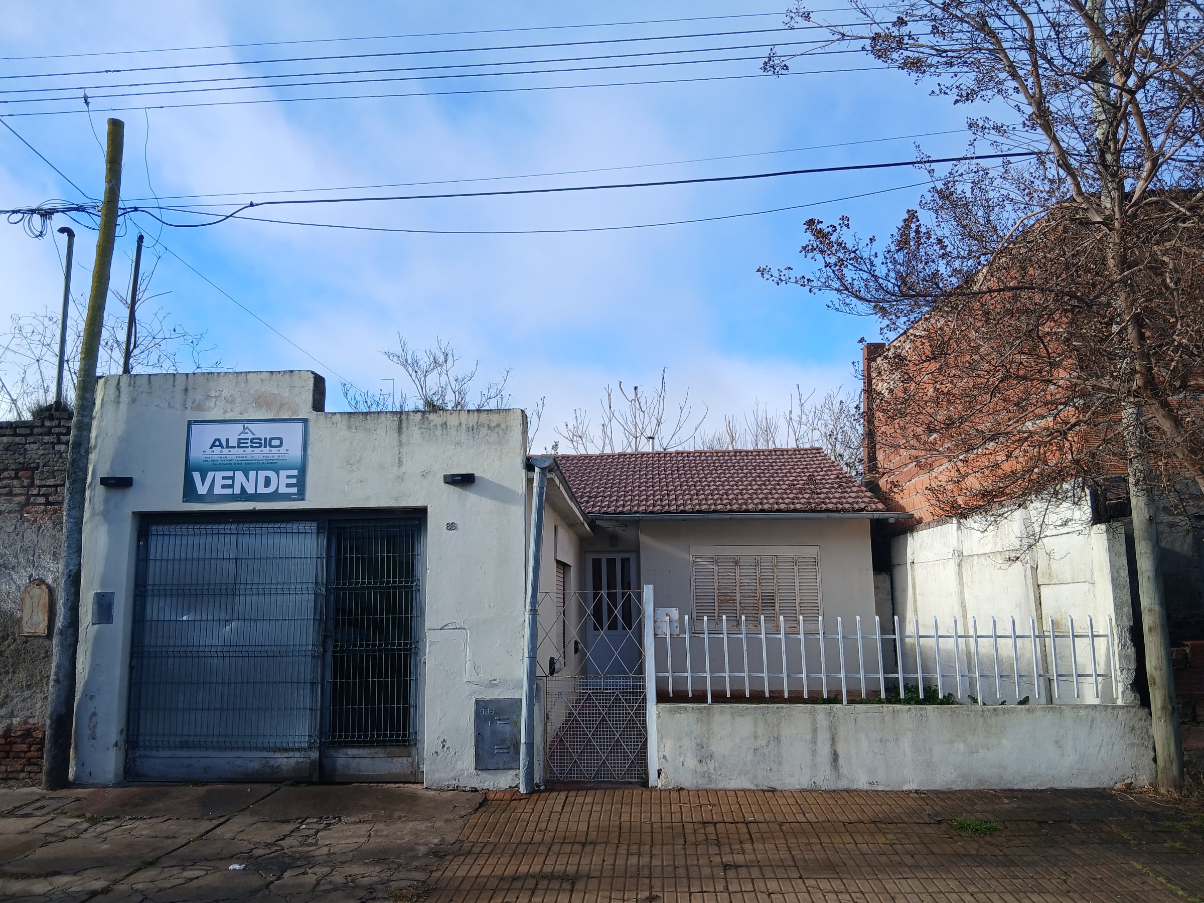 CASA BUENA UBICACIÓN 🏡
