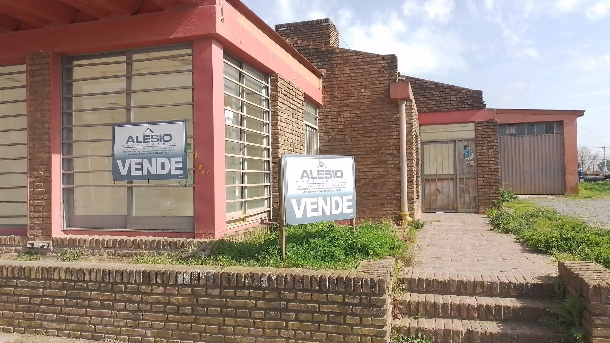 EXCELENTE LOCAL CON GALPÓN