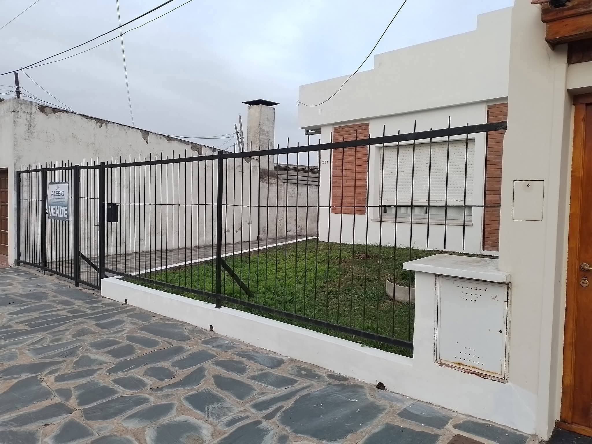 CASA EN MUY BUEN ESTADO 🏡