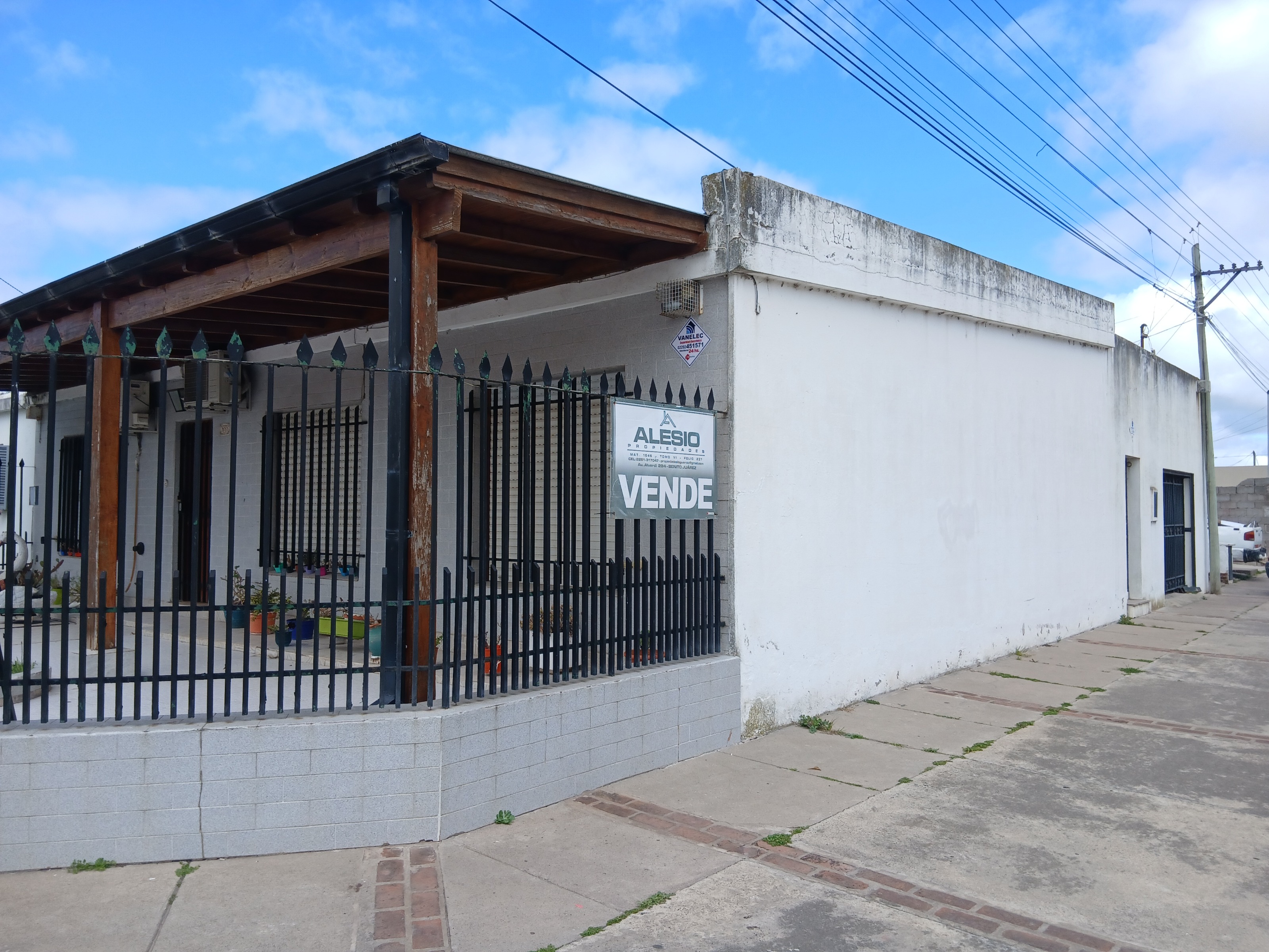 CASA EN MUY BUEN ESTADO 🏡