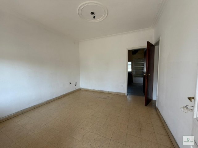Casa 3 dorm, 3 ambientes, 2 baños, garage — Ijurco & Ugalde