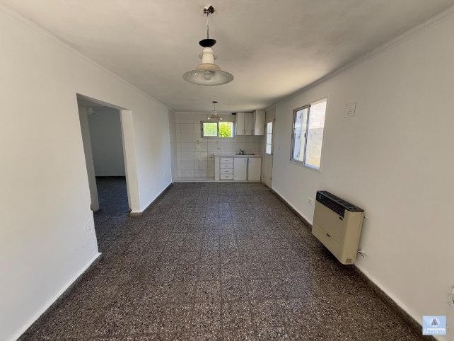Casa 2 dorm, 80m² con garage — Piedrabuena