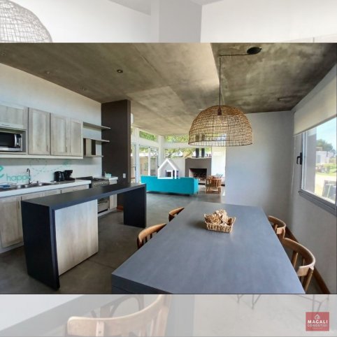Casa 3 dorm, 140m² en Costa Esmeralda con garage