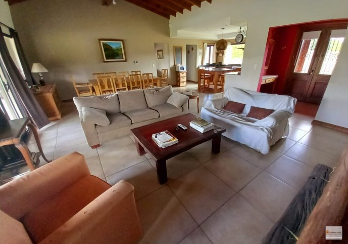 Casa 3 dorm, 165m² con pileta y cochera — Los Ceibos