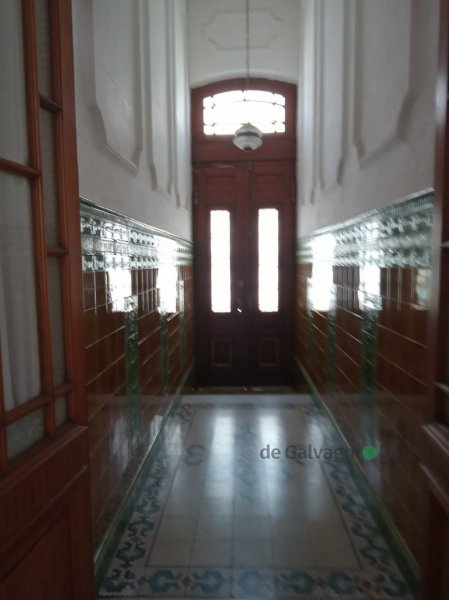 Casa 4 dorm, 581m² con cochera — Paz 635
