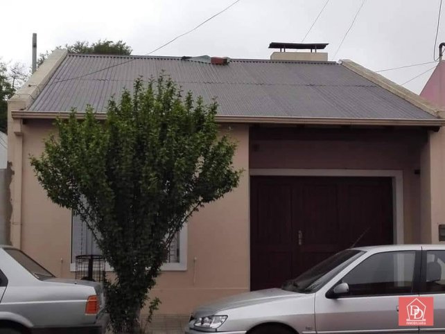 Casa 2 dorm, 75m² con garage — Liniers