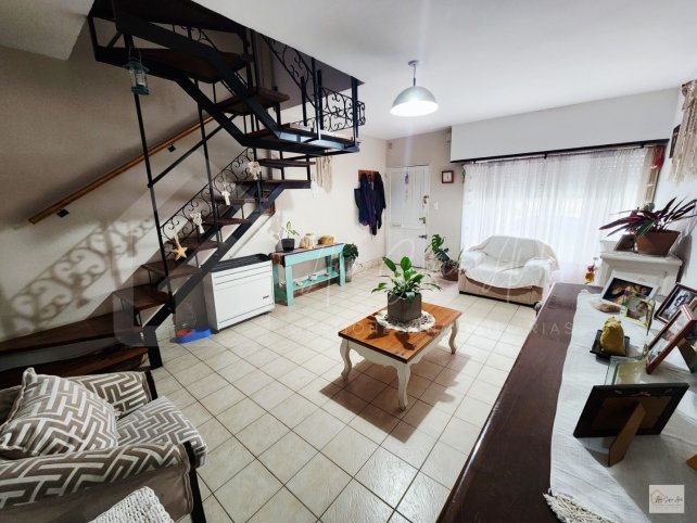 CASA EN BARRIO TERMINAL
