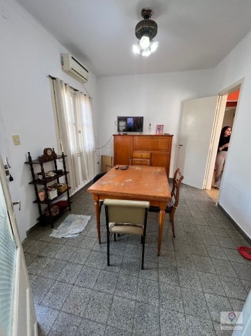 Casa en San Martin 200, 2 dorm, 1 baño, a reciclar