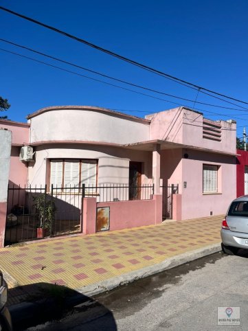 Casa en San Martin 200, 2 dorm, 1 baño, a reciclar