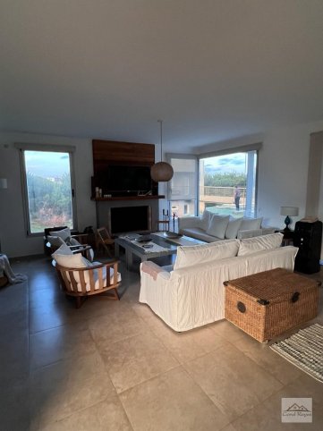 Casa 4 dorm, 300m² con garage — Costa Esmeralda