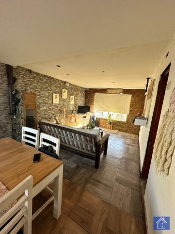 Casa 2 dorm, 150m² con pileta y quincho — Villa Aguirre