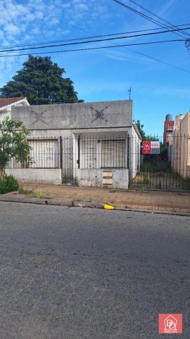 Casa en Arenales 141, 2 dorm, 1 baño, a reciclar
