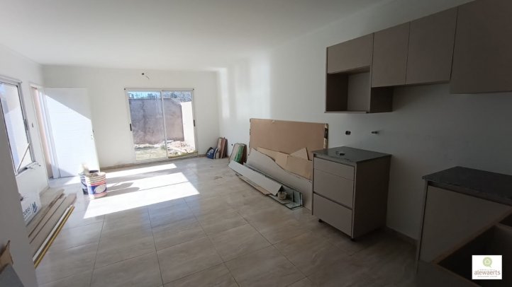 Casa a estrenar 2 dorm, 60m² con cochera — Almafuerte 1049