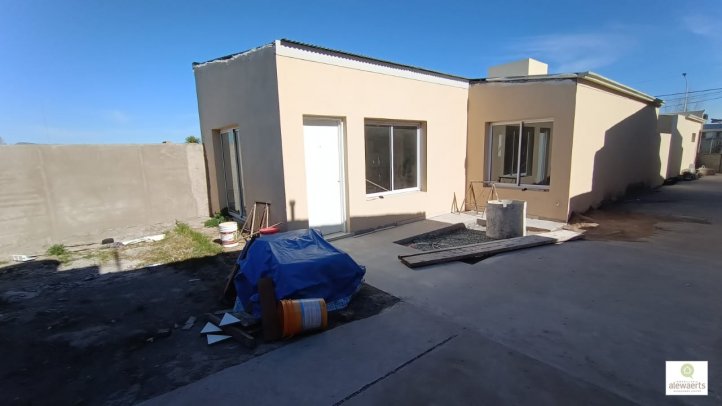 Casa a estrenar 2 dorm, 60m² con cochera — Almafuerte 1049