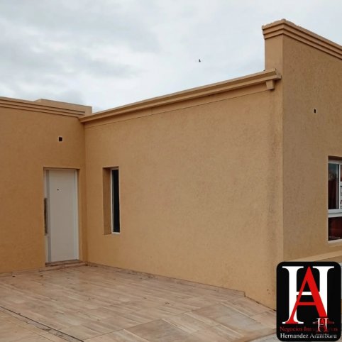 Casa en Venta Almafuerte 1049, 85m², 2 habitaciones, cochera, patio