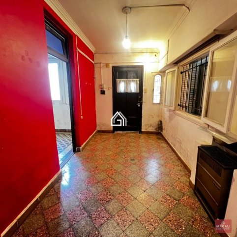 Casa a reciclar en VENTA Roca 1000