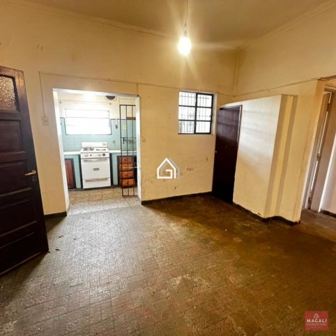 Casa a reciclar en VENTA Roca 1000