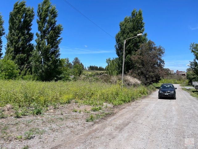 Lote en Venta 3840m² en Barrio Golf con todos los servicios