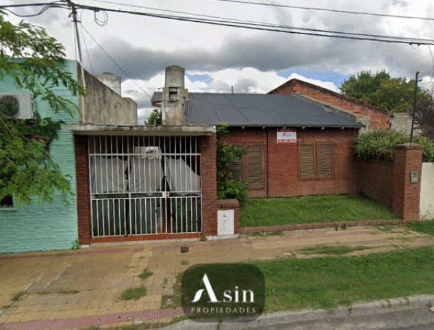 Casa 2 dorm, 89m² con pileta y quincho