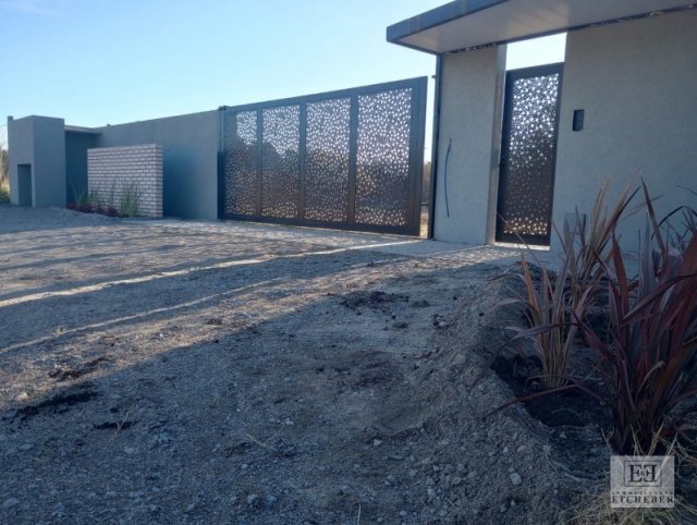 Lote en venta 6470m² con todos los servicios — Esquerdo y ruta 226