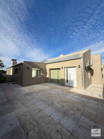 Casa 3 dorm, 150m² en Ezeiza al 1400