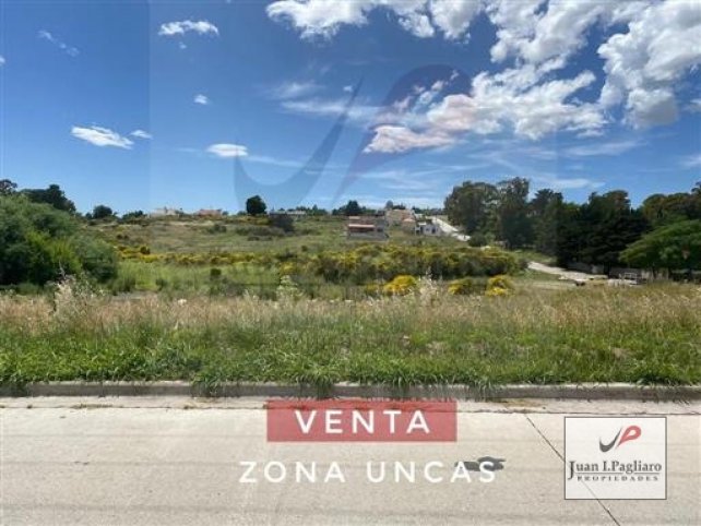 Lote en Venta de 1775m² con todos los servicios — Zona Uncas