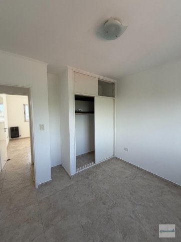 Depto 2 dorm, 60m² con cochera — Pelegrini al 1600