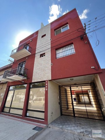 Depto 2 dorm, 60m² con cochera — Pelegrini al 1600