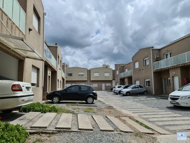 Depto 1 dorm, 43m² con balcón y estacionamiento — Saavedra