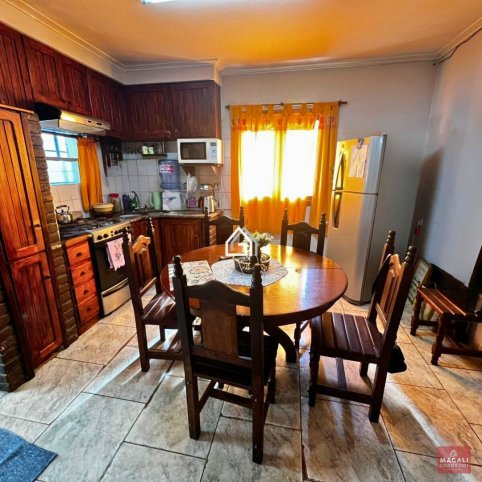 Casa 3 dorm, 160m² con pileta y garage — San Lorenzo
