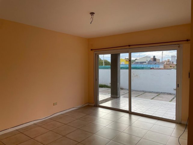 Depto en Venta 1 dorm, 55m² con cochera — Lamadrid 526