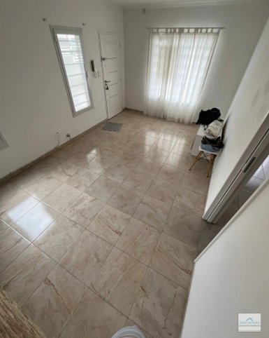 Depto 1 dorm en Haití 1024 — Planta baja