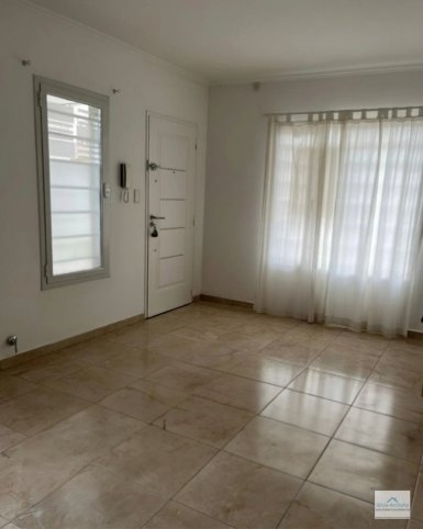 Depto 1 dorm en Haití 1024 — Planta baja