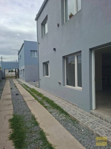 Depto 1 dorm, 1 baño, patio interno — Actis y Rosales