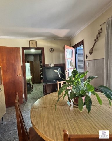 Casa 4 dorm, 130m² con garage y pileta — Vicente López
