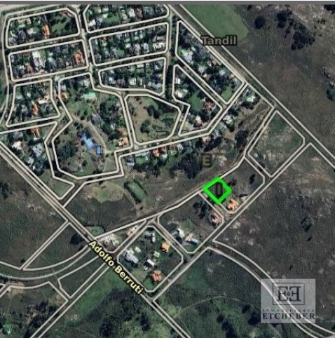 Lote en Chacras del Golf de 2100m² con servicios