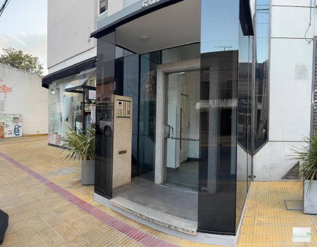 Monoambiente céntrico en impecable estado, 34m² con cochera — Paz 590