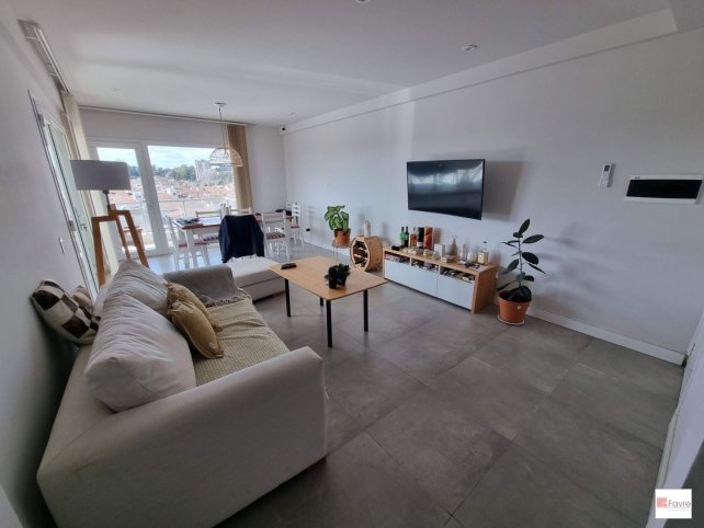 Depto 2 dorm, 100m² con 2 cocheras — Av. Bolivar
