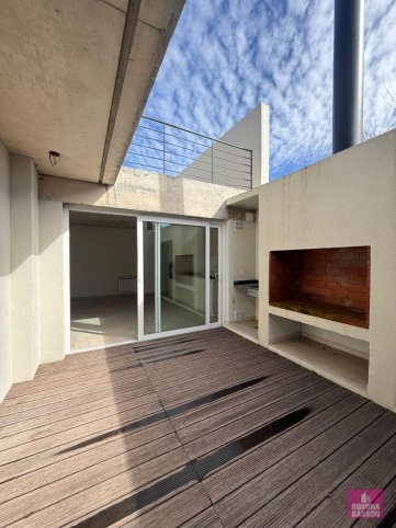 Depto 3 dorm, 120m² con cochera y pileta — Housing