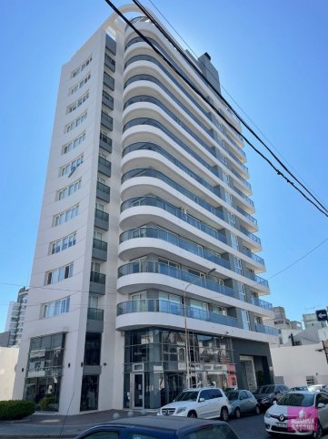 Depto 2 dorm, 90m² con cochera — San Martín y Paz