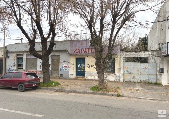 Lote en venta de 889m² sobre Av. Perón — Ideal para emprendimiento multifamiliar