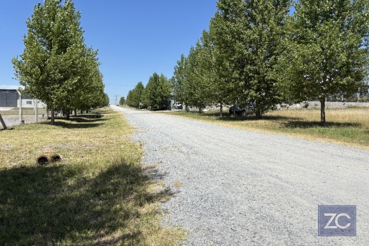 Lote para proyecto industrial de 3685m² en Parque Los Álamos