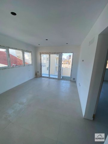 Depto en Venta 1 dorm, 45m² con balcón — Chacabuco