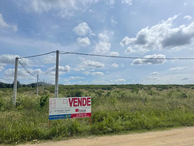 Lote en Venta de 4200m² en Agapantos y Rosas