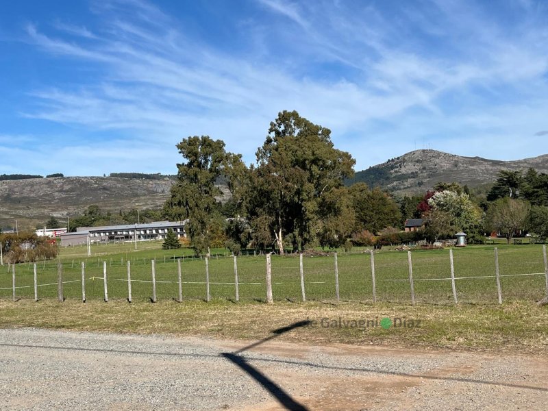 Lote en venta de 2092m² en Los Pinos y Las Hortensias — El Paraíso