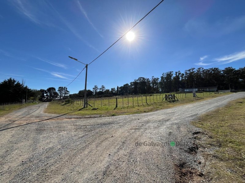 Lote en venta de 2092m² en Los Pinos y Las Hortensias — El Paraíso
