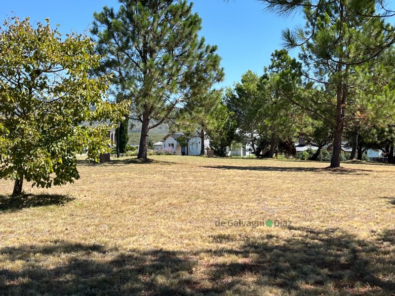 Lote en Country en Barrio La Mata de 1995m²