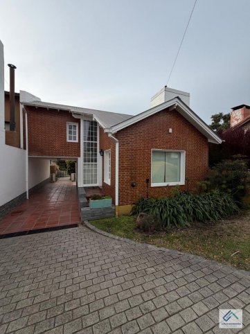 Casa en Payro 1000, 220m², 3 dorm, 3 baños, garage, apta crédito