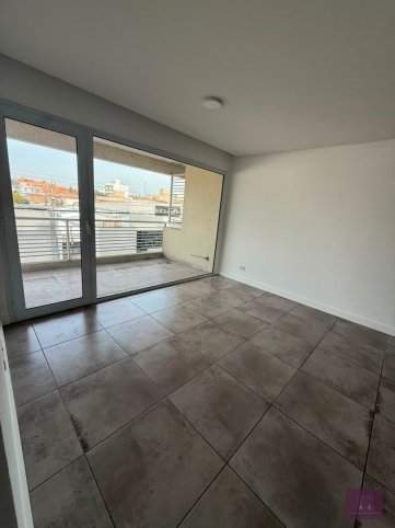 Depto 2 dorm, 1 baño, 4to piso con cochera y terraza — 25 de Mayo y Paz