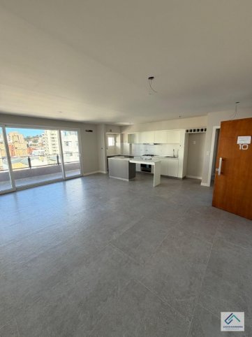 Depto 2 amb, 70m² en 5° piso con 2 cocheras — Mitre 400